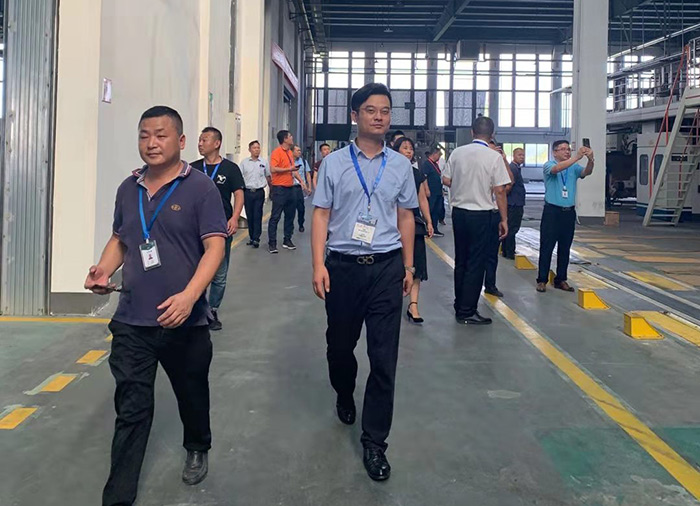 祥運塑料提手總經理-馬運將參觀工廠
